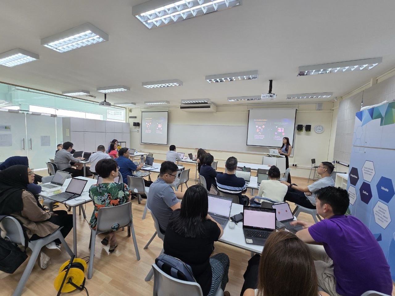 Empowering W3 Cluster Educators through Advanced Prompt Engineering Workshop